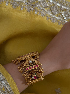 Square dial Ranisahiba(GOLDEN)